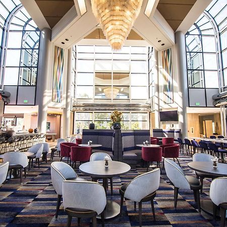 Hilton Los Angeles-Universal City Exterior photo