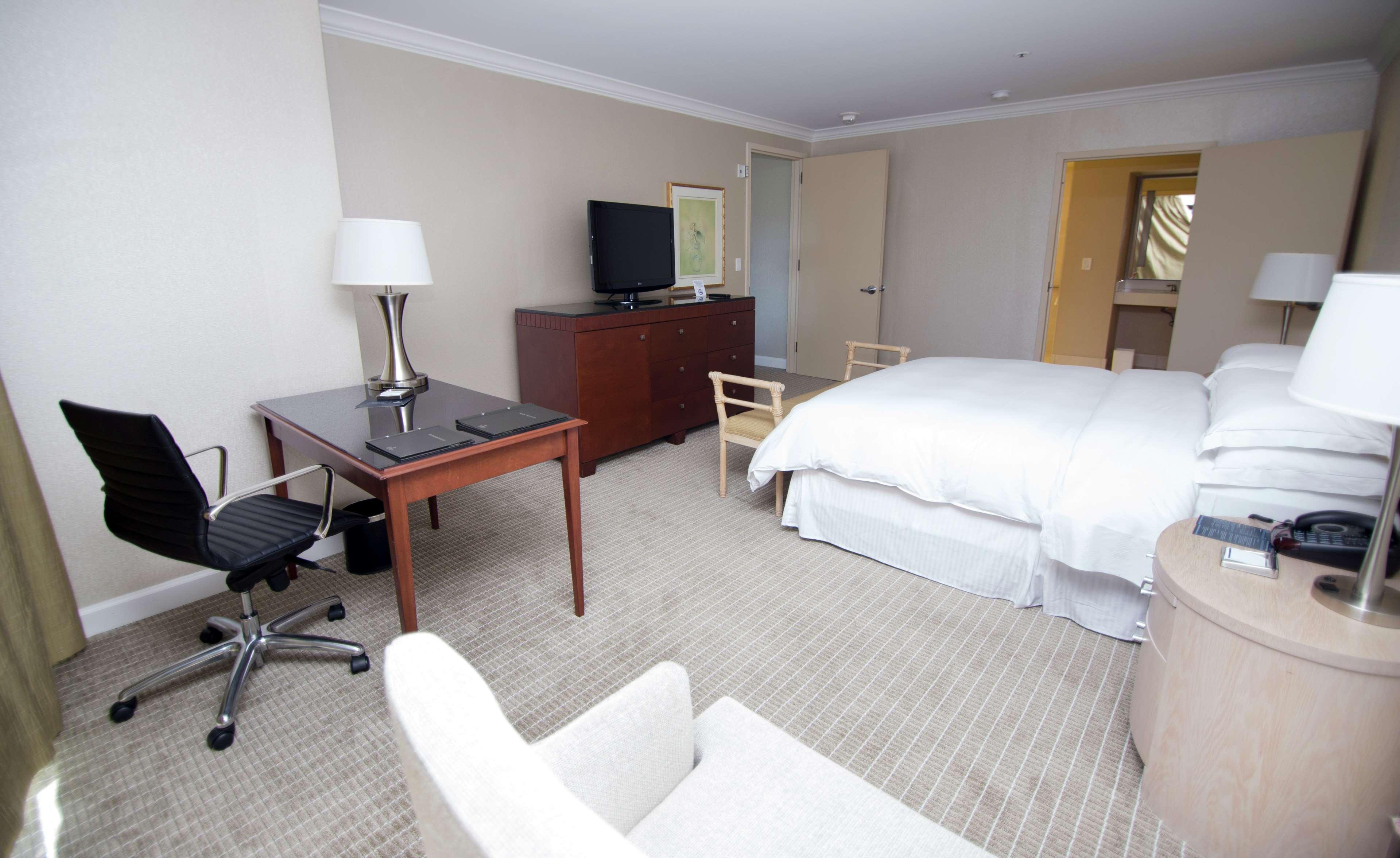 Hilton Los Angeles-Universal City Exterior photo