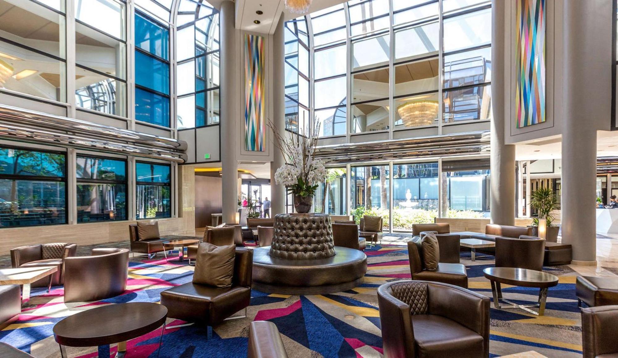Hilton Los Angeles-Universal City Exterior photo